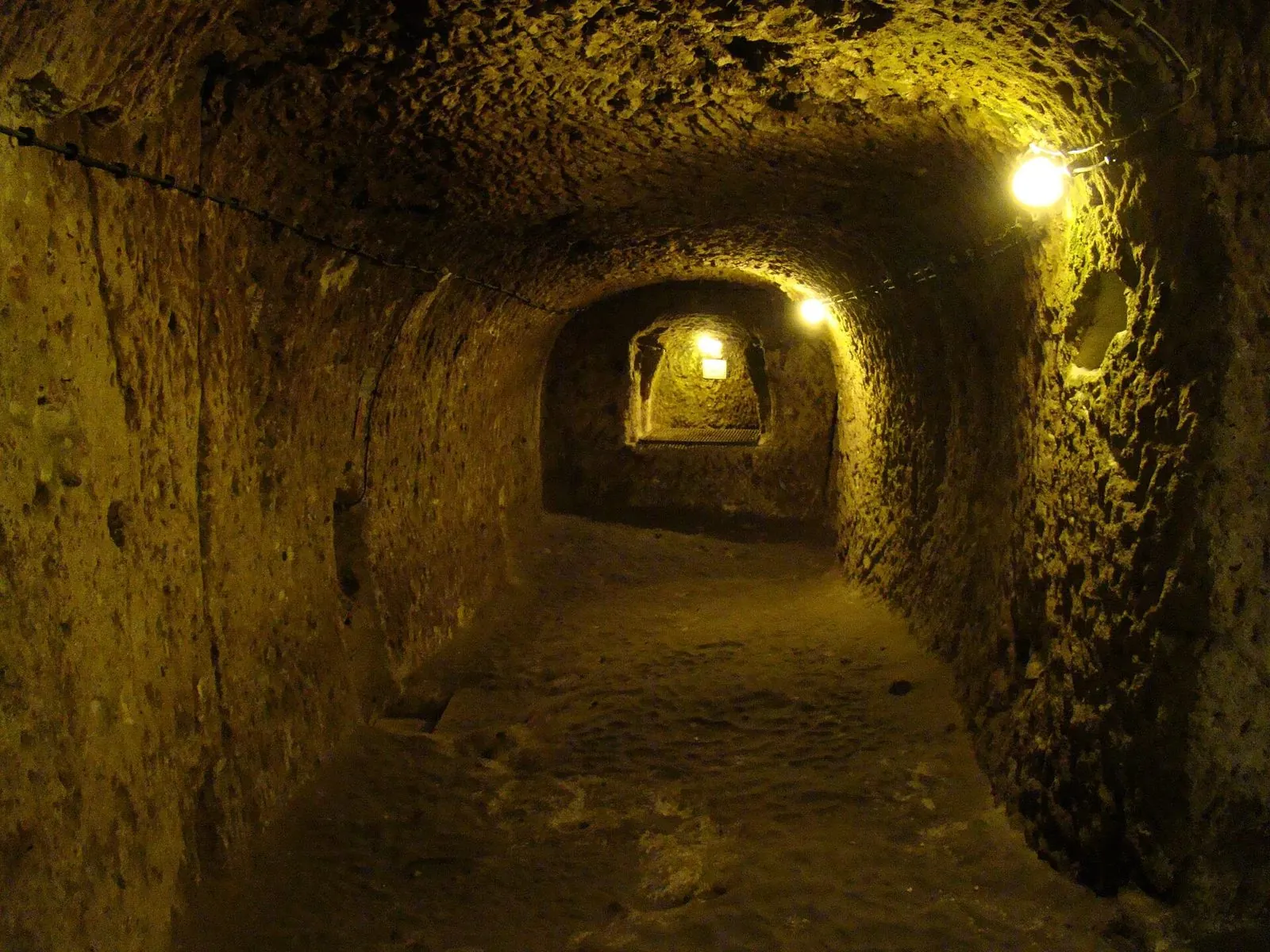 Yeraltı şehirleri