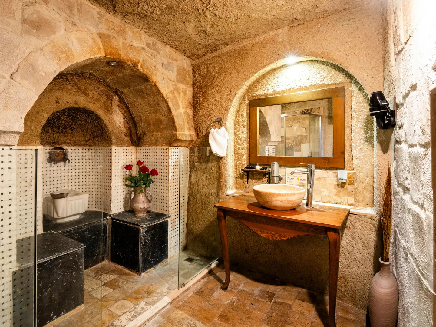 Premier Mağara Suite — Oda 104 (11)