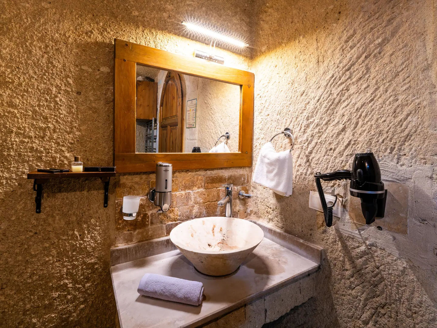Premier Mağara Suite — Oda 106 (12)