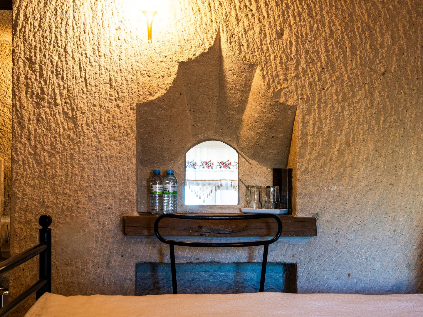 Deluxe Cave Suite — Room 102 (10)