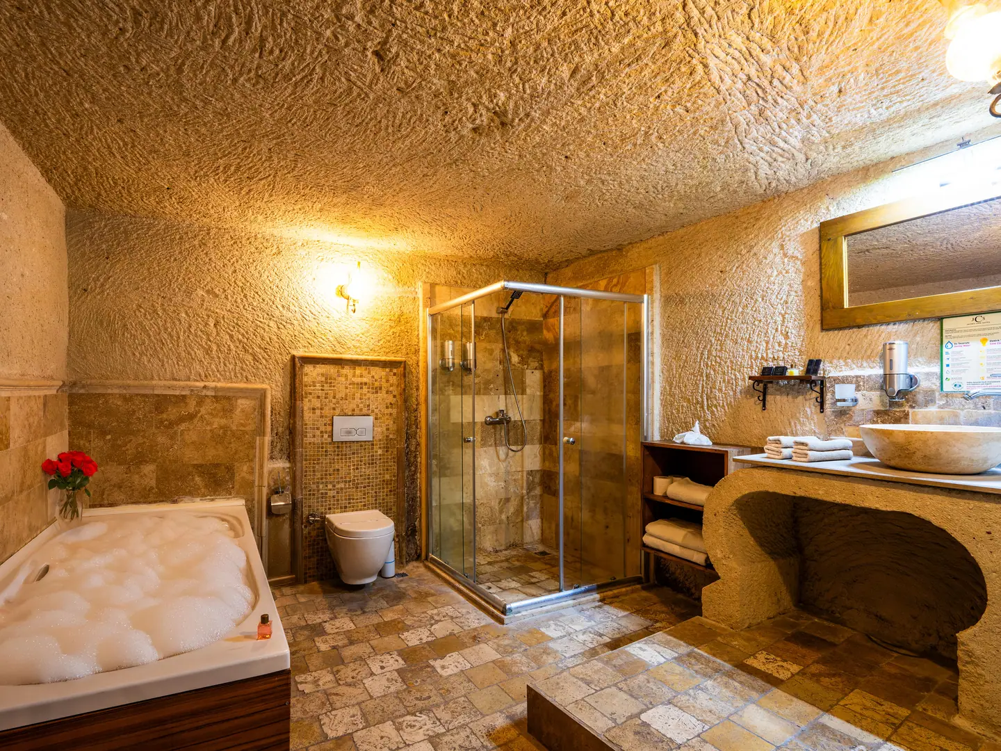 Deluxe Cave Suite — Room 102 (13)