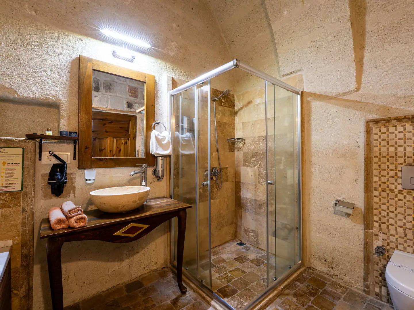 Superior Taş Suite — Oda 202 (13)