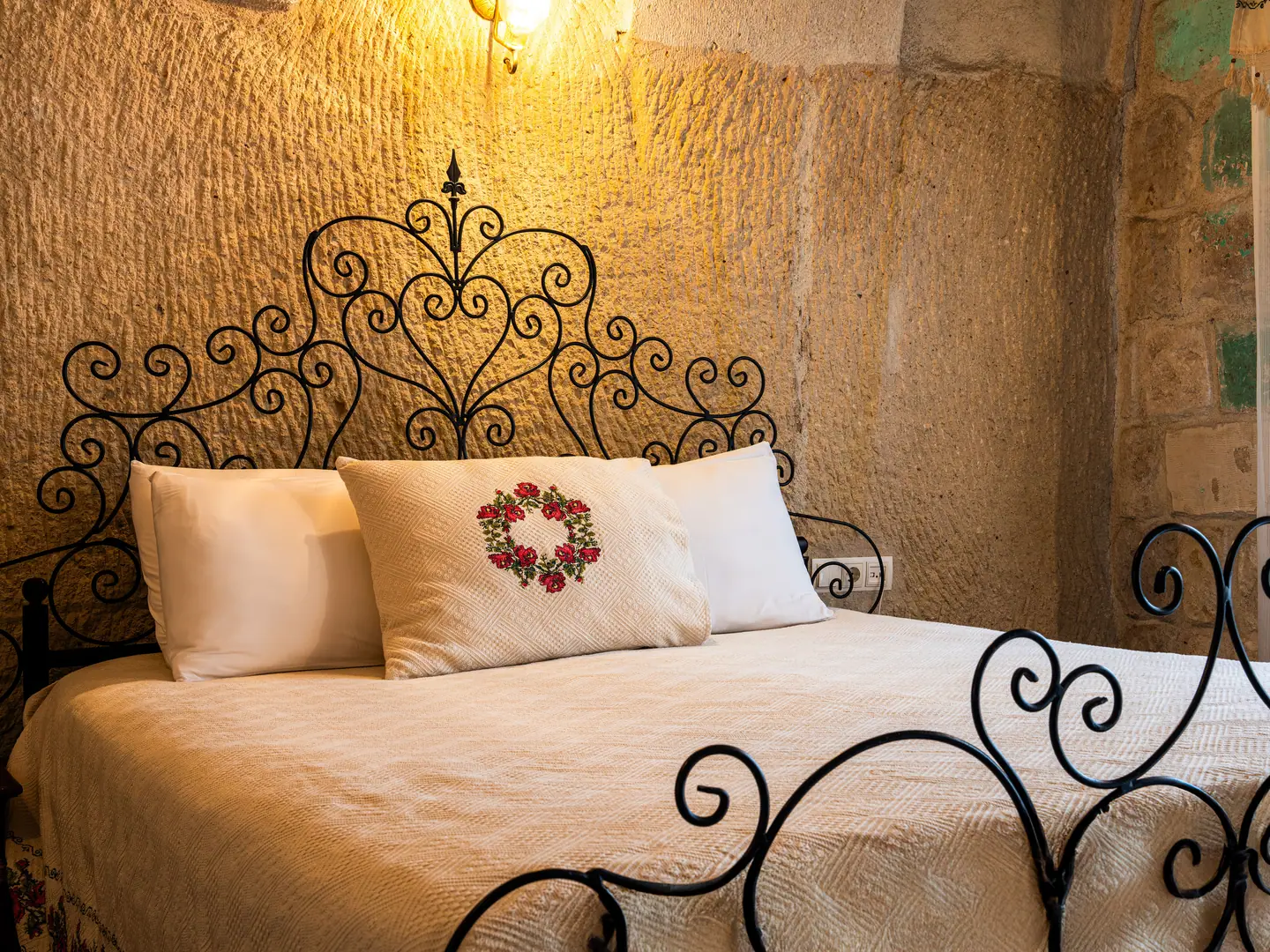 Junior Cave Suite 5