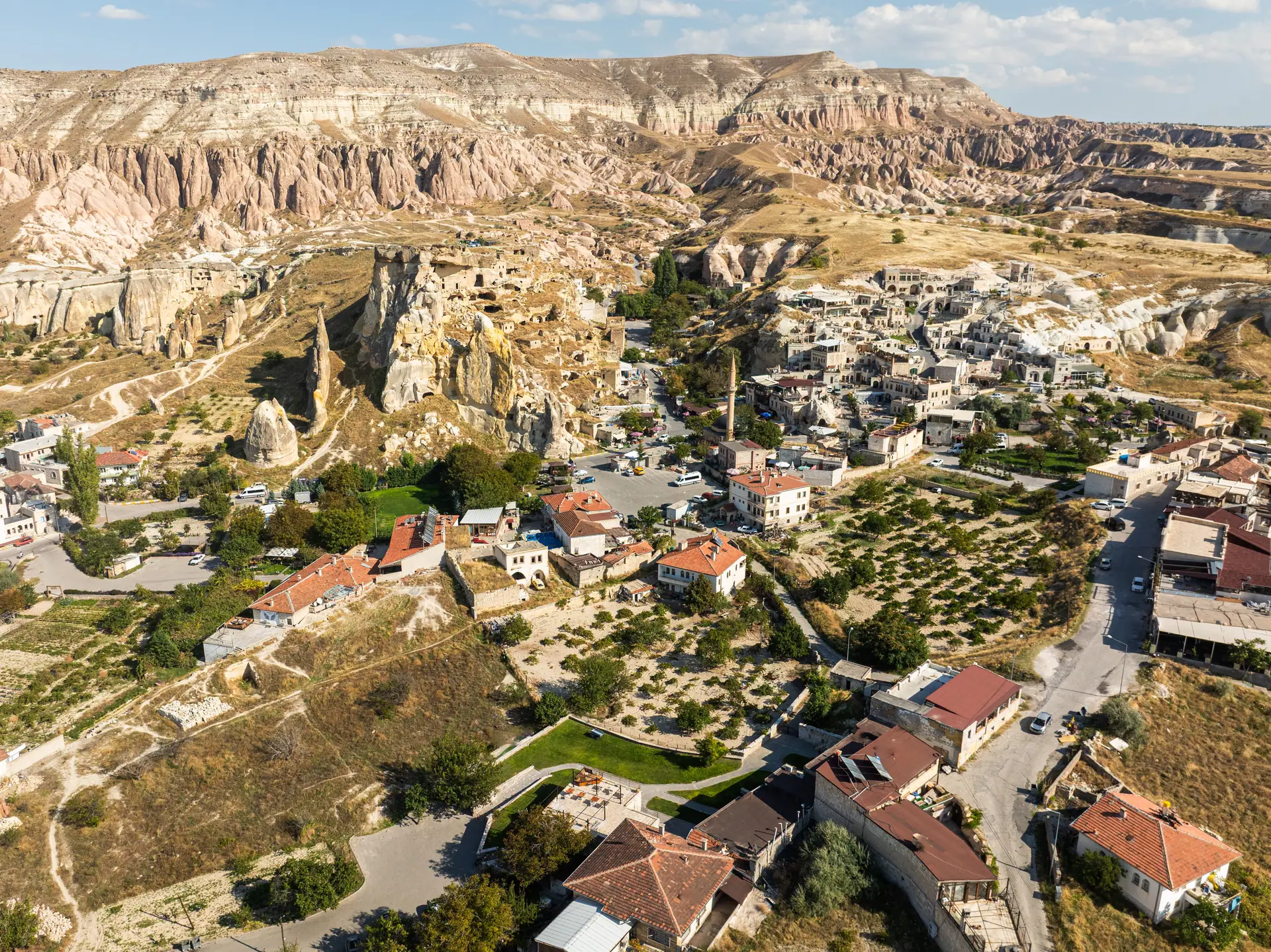 Çavuşin köyü ve vadilerin havadan görünümü