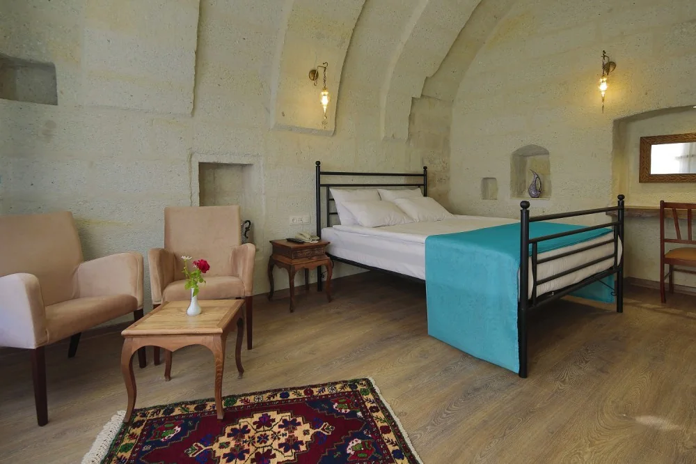 Honeymoon Suite — 2