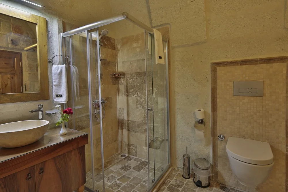 Honeymoon Suite — 13