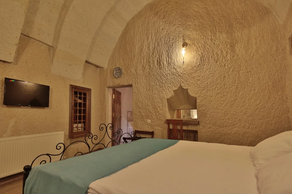 Junior Deluxe Cave Suite — 3